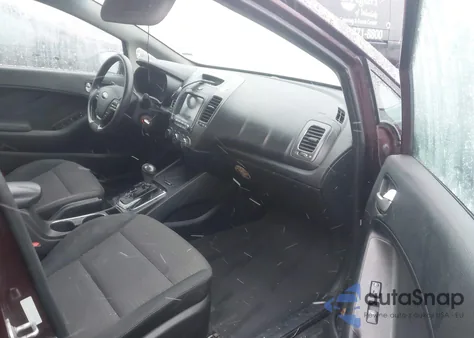 2018 Kia Forte Lx z USA, uszkodzony, nr VIN 3KPFL4A7XJE179273